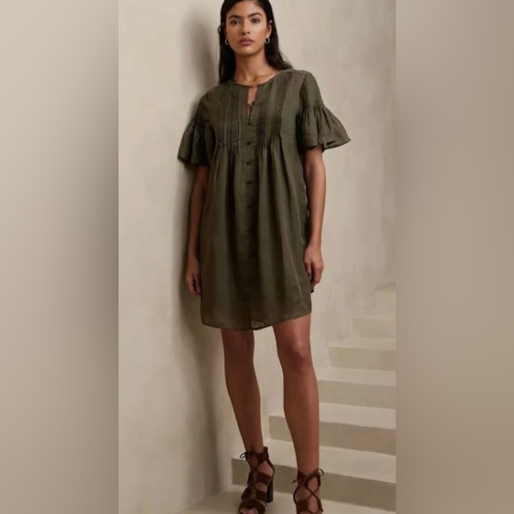Banana Republic Ramie Pintuck Dress, small